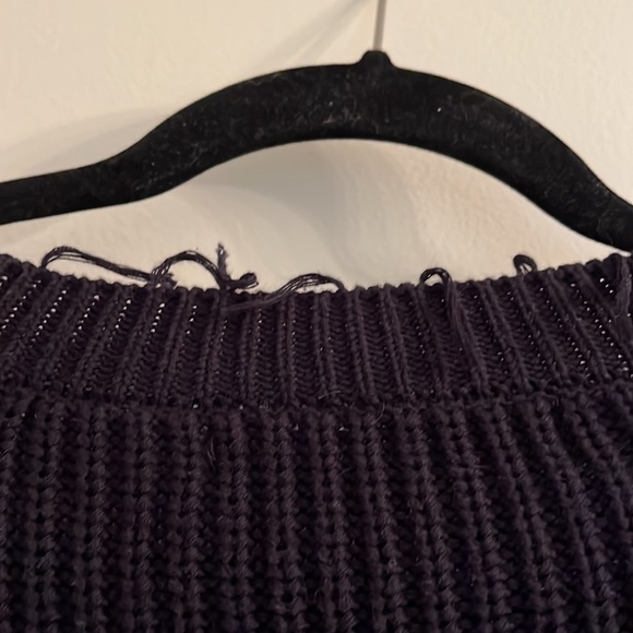 This Carra designer is trendy and comfortable - Picture 7 of 7